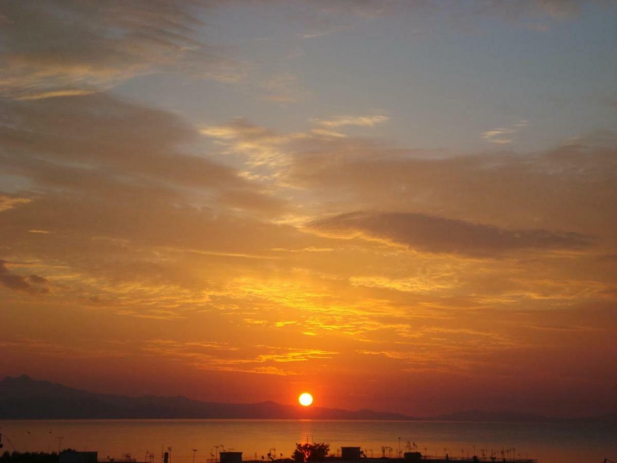 アルテミダ Smile House Near Athens Airport 300M From The Seaヴィラ エクステリア 写真